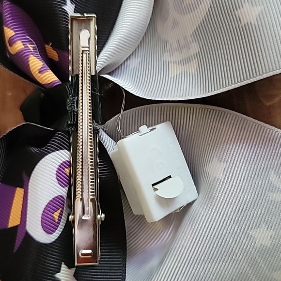 Handmade Halloween Ghost and Skull Light Up Hair Clip Bow, #2 - Picture 3 of 8